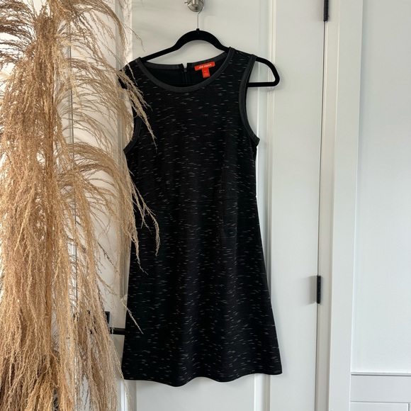 Black shift dress with vegan patent leather edging - Picture 1 of 3